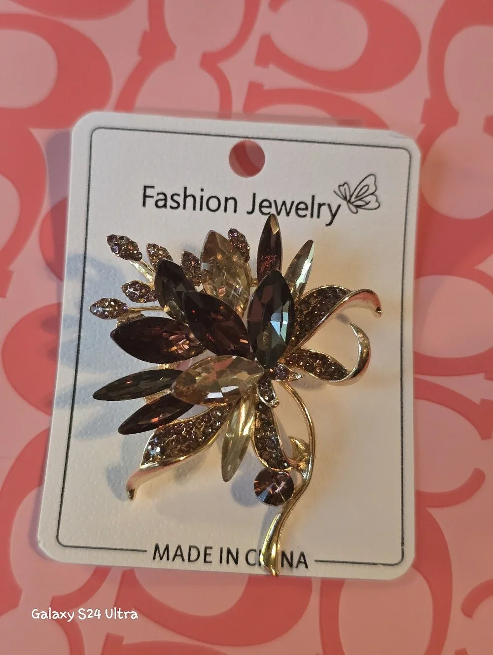 Beautiful Flower Brooch NEW